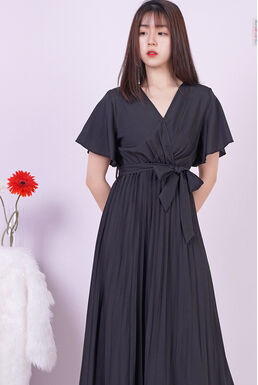 V Neck Elastic Waist Pleated Maxi Dress (Black)